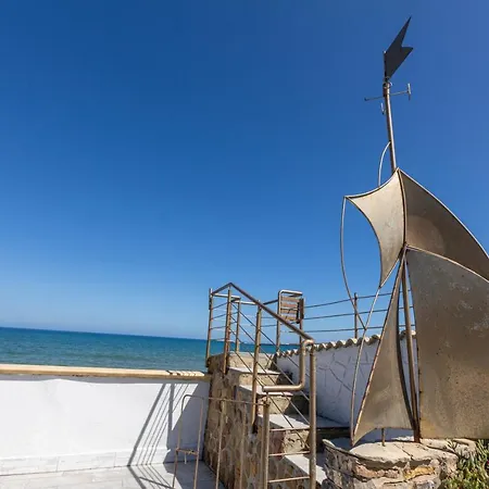 Casa Vacanza Barbera - In Riva Al Mare Villa *