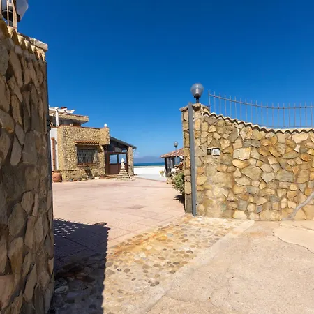 Casa Vacanza Barbera - In Riva Al Mare Villa