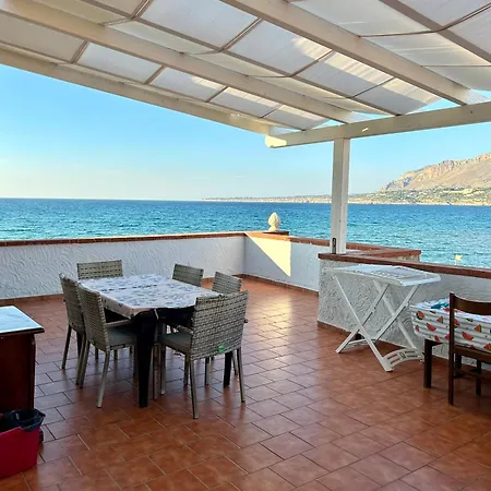 Casa Vacanza Barbera - In Riva Al Mare Villa